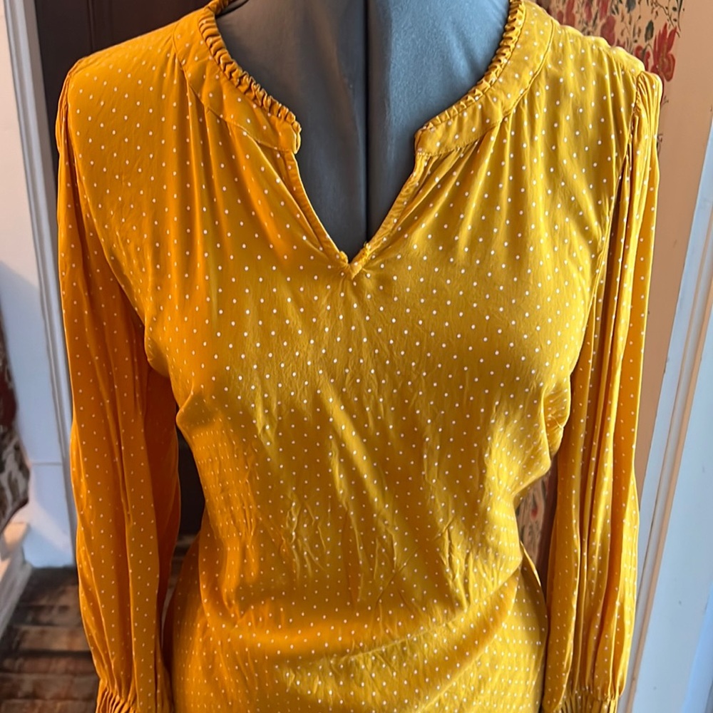 Yellow cute lose but classy.